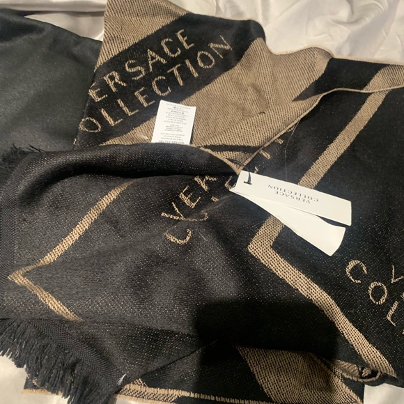 Versace wool scarf - Picture 2 of 7